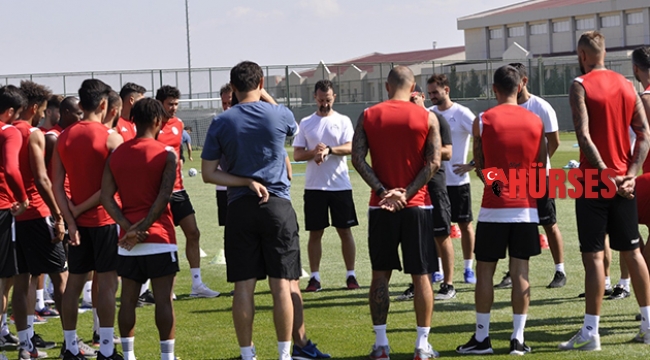 Dever Orgill Antalyaspor ile ilk antrenmanına çıktı