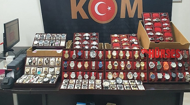 Gümrük kaçağı kol saatleri ele geçirildi