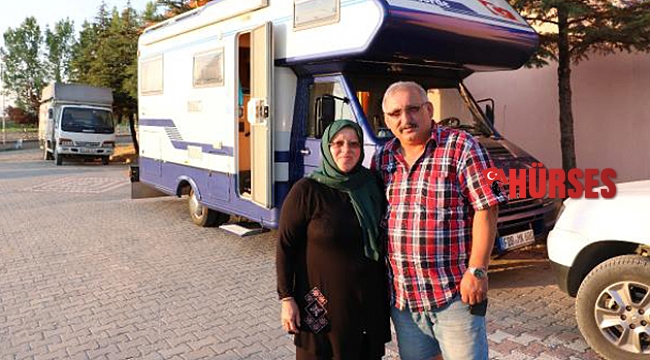 Gurbetçi çift, Hüdai Kaplıcaları'nda şifa buldu