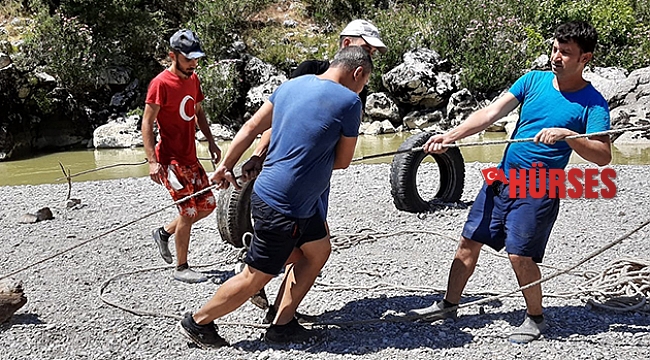 Hem yarışıyor hem eğleniyorlar