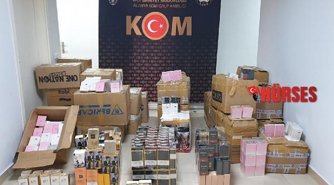 Kamyonetten kaçak parfüm çıktı