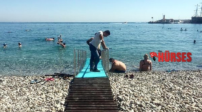 Kemer Belediyesi engelleri kaldırıyor