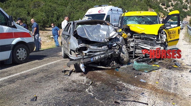 Korkuteli-Tefenni yolunda kaza: 2’si ağır 9 Yaralı