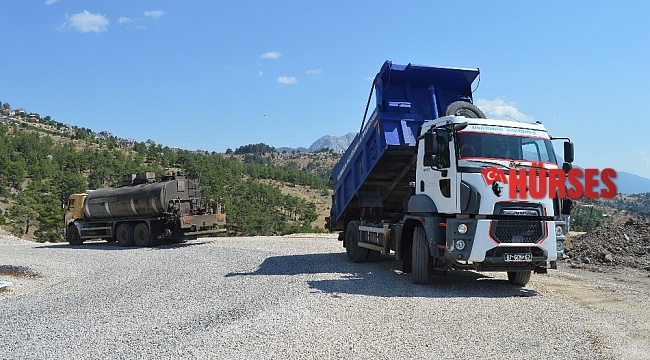 Kumluca'da Kuzca-Büyükalan-Dereköy grup yolu asfaltlandı