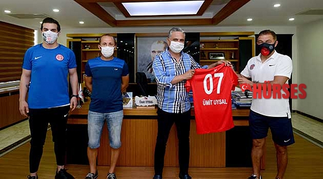 Muratpaşa’dan Antalyaspor’a destek sürüyoR