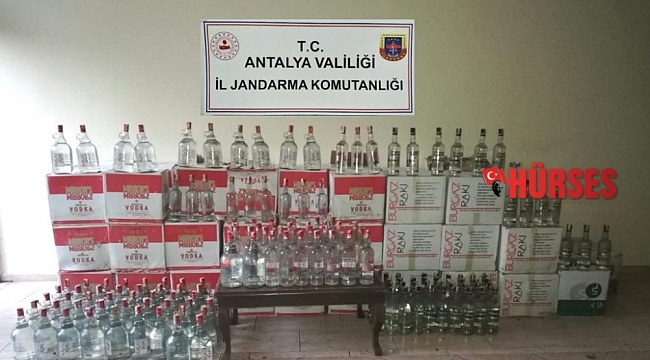 Otel deposundaki sahte içkiye jandarma baskını