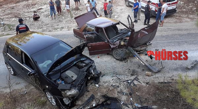 Otomobiller çarpıştı: 2 yaralı