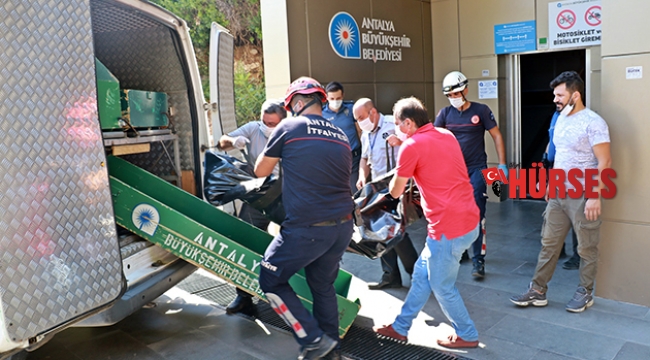 Plaja inen asansörde kimliği belirsiz ceset bulundu