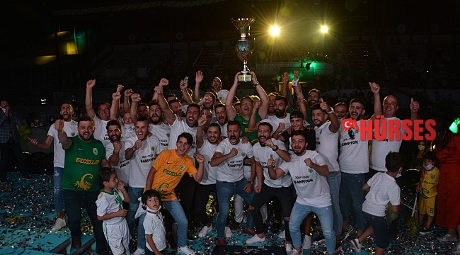Şampiyon Korkutelispor, kupasını törenle aldı