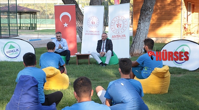 Vali Yazıcı, Alaaddin Keykubat Kampında gençlerle buluştu
