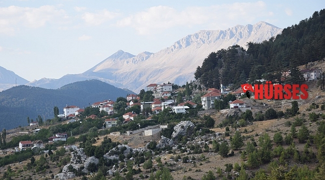 Yaz aylarında nüfusu 10 katına çıkıyor, gelen dönmek istemiyor