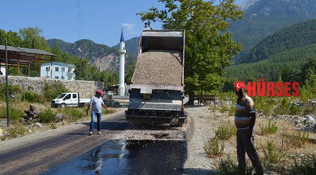 6 mahalleyi birleştiren grup yoluna asfalt