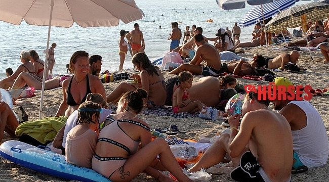 Alanya'da sahiller tıklım tıklım