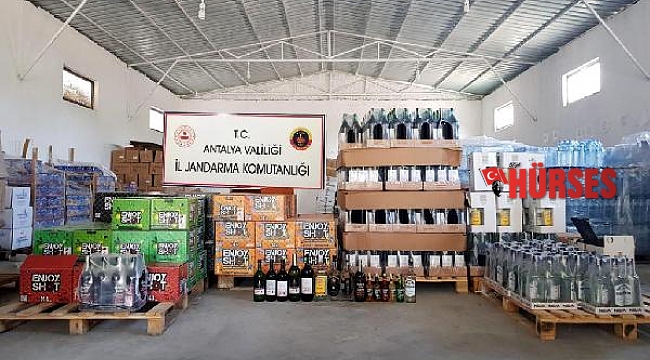 Antalya'da meşrubat firması deposunda sahte içki ve alkol ele geçirildi