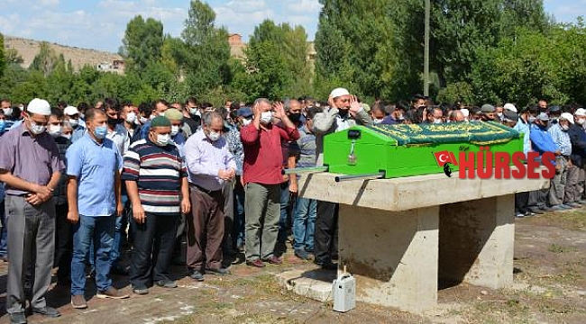 Başkan Barutcu, oğlunu defnetti