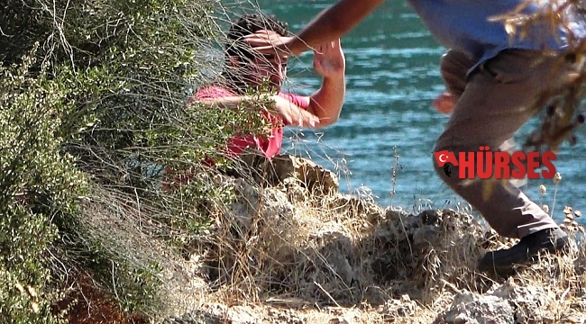 Bunalıma giren genci hayatı pahasına kurtardı