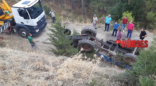 Devrilen traktörün altında kalan sürücü hayatını kaybetti