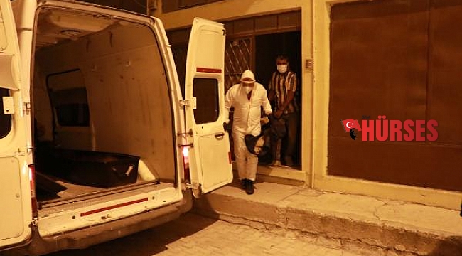 Evinde ölü bulundu