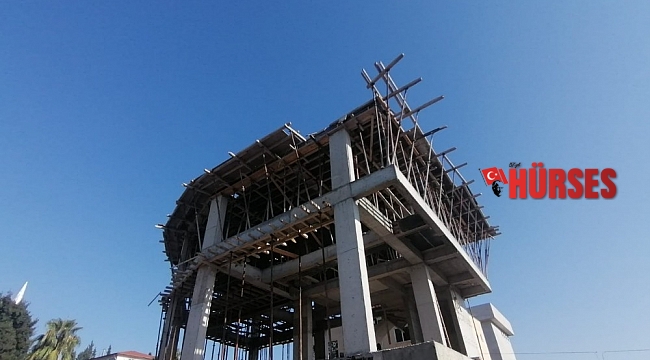 İnşaattan düşen işçi yaşamını yitirdi