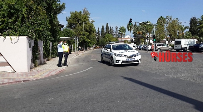 Kemer'de Deniz Caddesi tek şerit oldu