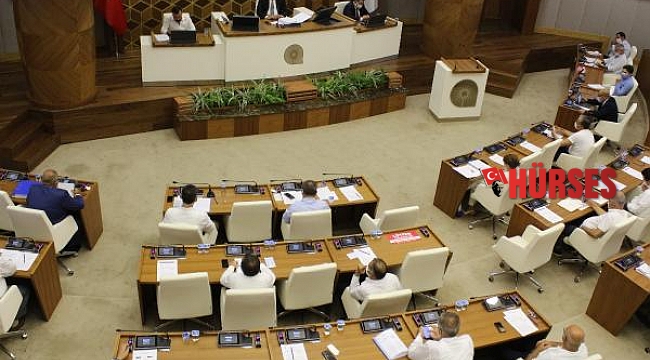 MHP'li Senirli: Meclis eliyle bu memlekete ihanet ediyoruz