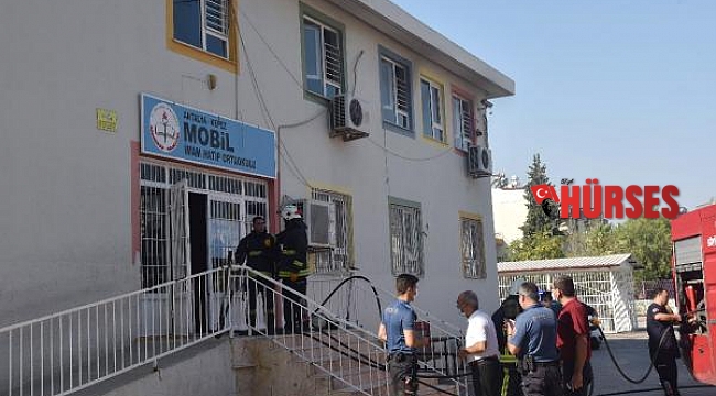 Okulda klima ünitesinden yangın çıktı