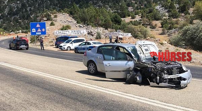 Otomobille çarpışan motosikletin sürücüsü öldü