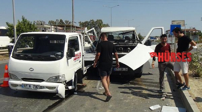 Park halindeki kamyonete çarptı: 1 yaralı