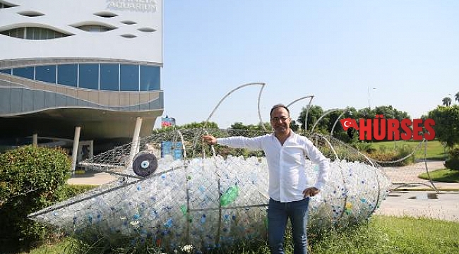 Plastik atıklarla orfoz figürü