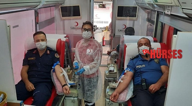 Serik'te polis ve jandarmadan kan bağışı