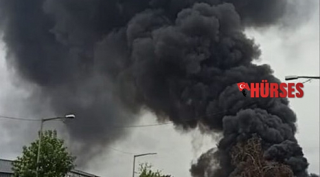 Antalya'da atık yangınından çıkan dumanlar gökyüzünü kapladı
