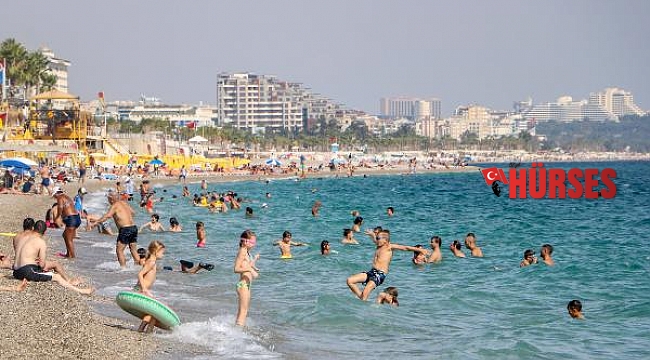 Antalya&#039;da, ekimde deniz ve güneş keyfi