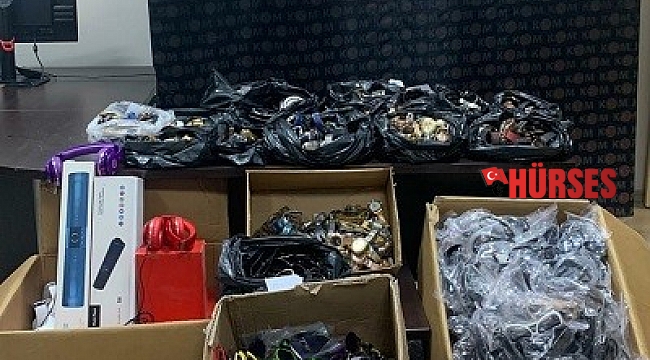 Antalya'da yüzlerce gümrük kaçağı malzeme ele geçirildi