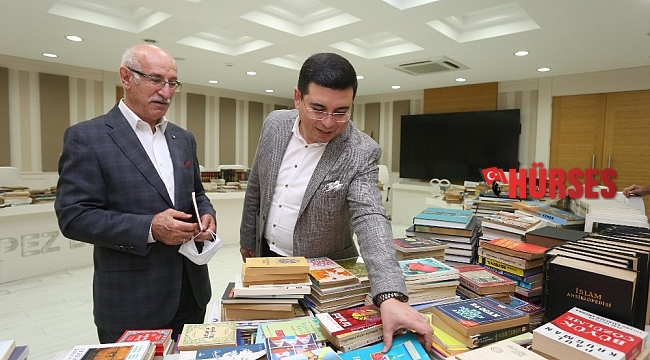 Cemil Meriç Kitaplığı'na kitap yağıyor