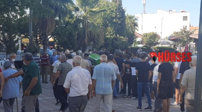 Eşini öldürüp, aynı tüfekle intihar etti; toprağa verildiler