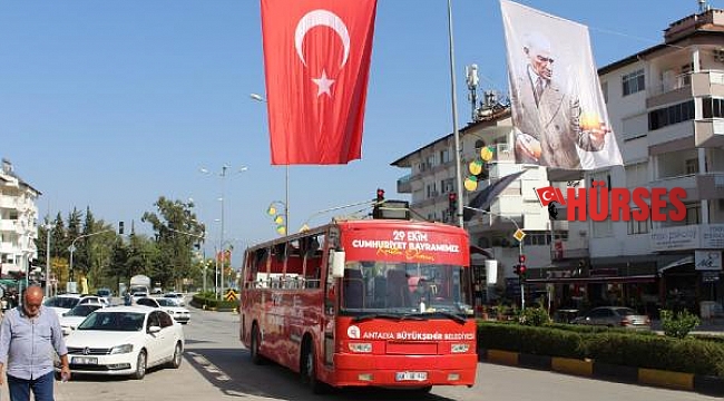 İlçelerde Cumhuriyet Bayramı coşkusu