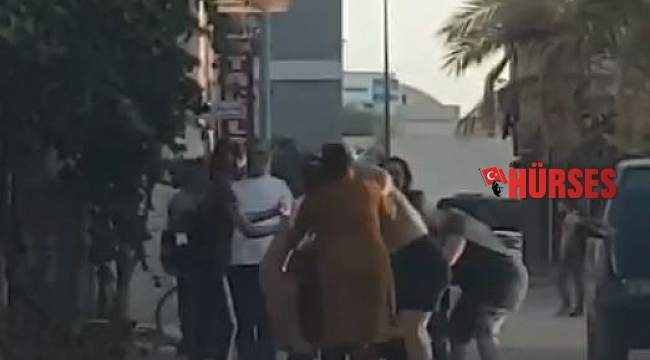 Kadınlar kavga etti, erkekler film izler gibi izledi