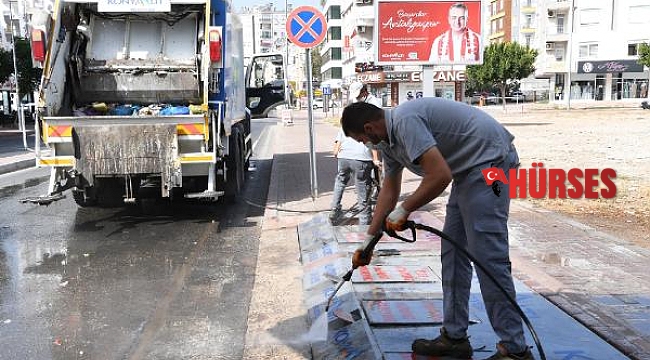 Konyaaltı'nda temizlik aralıksız devam ediyor