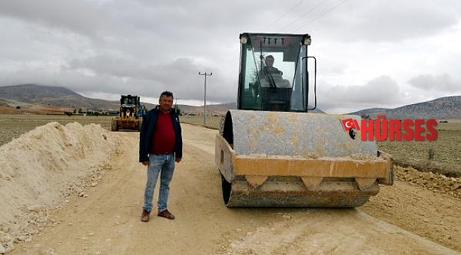 Korkuteli Karabayır grup yolunda stabilize yol çalışması