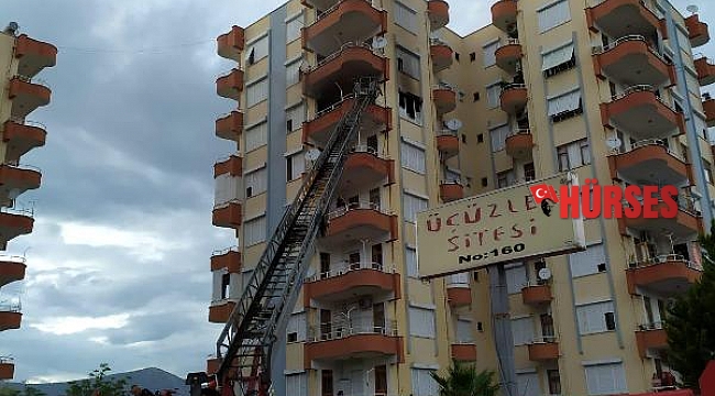 Kumluca'da sitede yangın