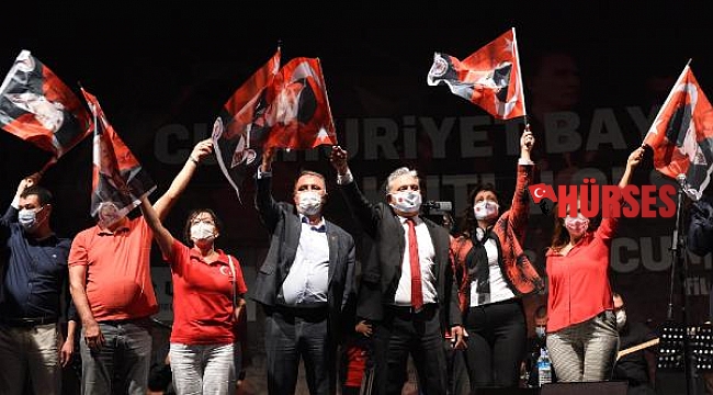 Muratpaşa'da 29 Ekim kutlamasında muhteşem tablo
