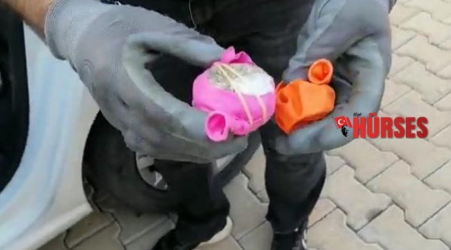 Otomobildeki balonların içinden uyuşturucu çıktı