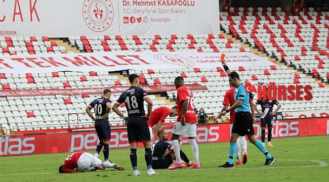 Sidney Sam, hem sevinci hem üzüntüyü yaşadı