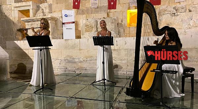 'Trio Patara Grubu' ilk konserini Patara'daki meclis binasında verdi