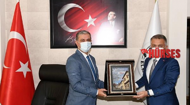 Vali Yazıcı, Elmalı'da