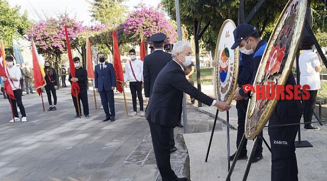 Atatürk, Finike'de törenle anıldı