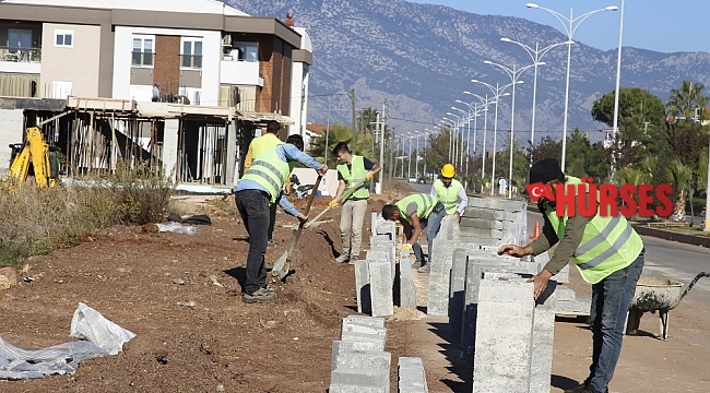Döşemealtı'nda kaldırım ve peyzaj çalışması