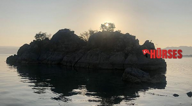 Eğirdir'de sular çekildi, fosil adacıklar oluştu