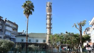 Hortumdan zarar gören minareler tamir ediliyor