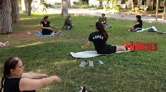 Kepez'in kadınları güne sporla başlıyor